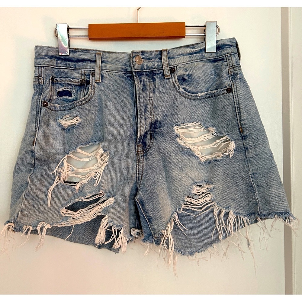 American Eagle Distressed Jean Shorts Size 4